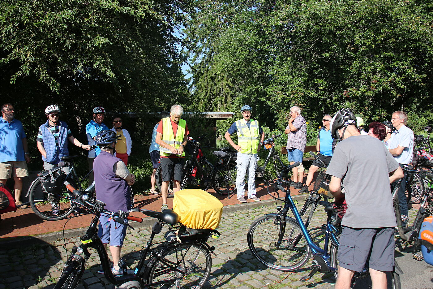 ADFC-Tagestour duch die Heide ADFC-Tagestour duch die Heide