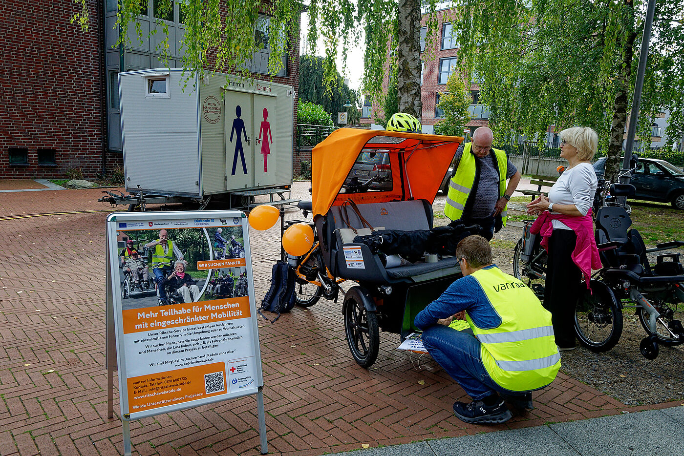 Mit diesen Rikschas können Menschen mit Mobilitätseinschränkungen Radtouren genießen Mit diesen Rikschas können Menschen mit Mobilitätseinschränkungen Radtouren genießen