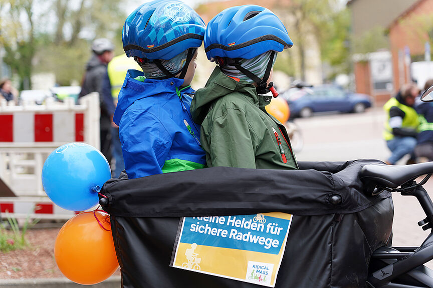 Sichere Radwege für Kinder! Sichere Radwege für Kinder!
