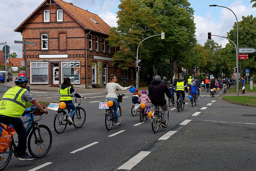 Kidical Mass Sept 2023 Radfahrer erobern die Hauptstraßen von Soltau