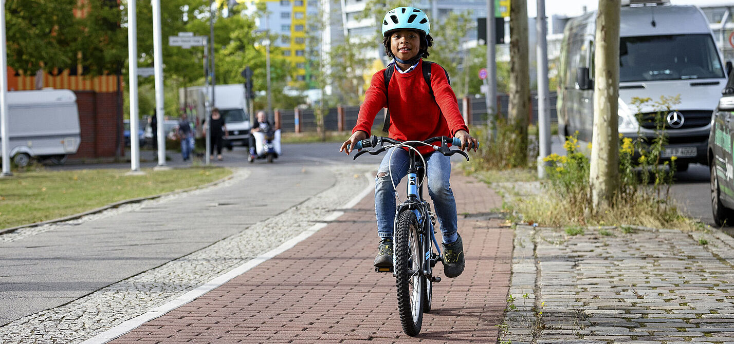 Auf guter Infrastruktur können alle sicher Radfahren (c) ADFC/deckbar Auf guter Infrastruktur können alle sicher Radfahren